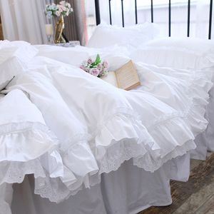 Bettwäsche-Sets Luxus-Rüschen-Bettbezug Queen-Bettwäsche aus reiner Baumwolle King-Spitze-Prinzessin-Quilt-Set-Tasche in einem 230414
