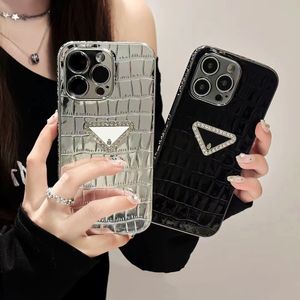 Дизайнерский телефон Case Fashion Triangle P для iPhone 14 13 12 11 11 Pro Max 14pro 13pro 12promax XR XS 7 8 плюс Bling Metal Mobile Pllate Mobile Bumper