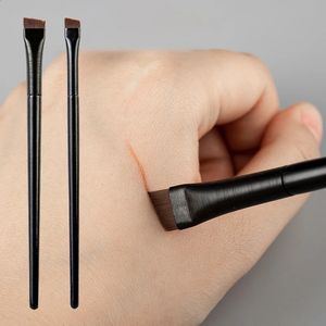 Makyaj Araçları 12 PCS Blade Makyaj Fırçaları Açılı İnce Kaş Fırçası Düz ​​İnce Eyeliner Fırça Profesyonel Astar Kaş Güzellik Makyaj Aracı 231115