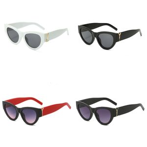 Erkekler için Sıradan Güneş Gözlükleri Kadın Lunetes Tasarımcı Gözlük Basit Düz Renk Retro Metal Harfler Cay Göz Tam Çerçeve Lüks Güneş Gözlüğü Moda FA09