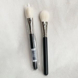 Кисть для макияжа Faerie Whispers Small Cheek Brush 133 — мягкая пушистая натуральная козья шерсть для румян, пудра, косметическая кисть