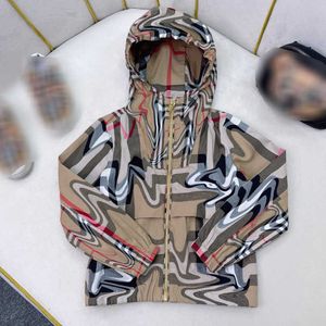 23SS Kids Ceketli Sütçe Katlar Çocuk Tasarım Kıyafetleri Kızlar Suntan Ceket Kid Kafes Kafesi Kapşonlu Fermuar Rüzgar Yatağı Ceketleri Büyük Çocuk Kıyafetleri A1