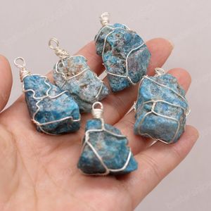 Натуральный камень хрустальный бутон нерегулярный синий серебряный проволочный подвесной кулон