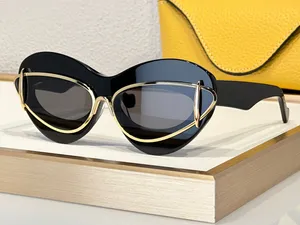 Moda Tasarımcı 40119 Kadınlar için Güneş Gözlüğü Metal Çift Çerçeve Kedi Göz Gözlükleri Yaz Avang-Garde Kişilik Tarzı En Kalite Anti-Urtraviyole Vaka