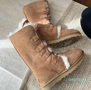 Lüks tasarımcı kadın moda botları kış yeni yağ balmumu dantel topuk mektubu işareti klasik kar botları yuvarlak ayak ayaklı slayt olmayan sıcak bayanlar marka şövalye botları