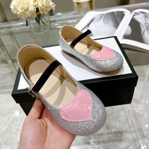 Kızlar Prenses Ayakkabı Parlatıcı Silve Patent Deri Elbise Ayakkabı Yuvarlak Toe Yumuşak Sol Bebek Çocuk Kız Parti Ayakkabıları