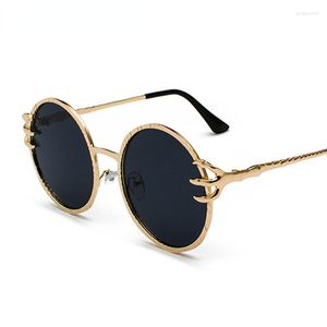 Óculos de sol retrô crânio garra redondo para mulheres pesca 2023 produto de tendência óculos de sol gótico armação de metal dourado tons pr