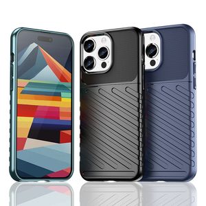 İPhone 15 Pro Maks 14 Plus 13 Mini 12 11 Karbon Fiber Yumuşak TPU Kauçuk Silikon Hibrit Koruyucu Şok geçirmez Fırçalı Fırçalı Sağlam Kalkan Zırh Kapağı