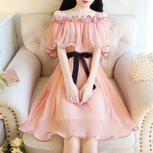 Sıradan elbiseler yaz kawaii zarif mini elbise kadınlar Kore moda sırtsız tatlı sevimli omuz peri kısa parti 2023