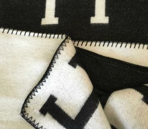 Moda Tasarımcı Battaniyeler Kaşmir Battaniye Yatak Halı Noel Yün Yumuşak Ev Tekstil Malzemeleri Mektup Battaniye Yorganları Polar Battaniye Kış Kilileri Alanı 388