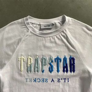 Модные мужские футболки, летняя футболка, короткий костюм Trapstar 2023, синель с расшифровкой рок-конфет, женский низ с вышивкой ess