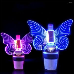 Gece Işıkları RGB Değiştirilebilir LED Flaş Şarap Şişesi Topper Parlayan Kelebek Kanat Işık Parti Bar Sıcaklık Yanıp sönen Stick