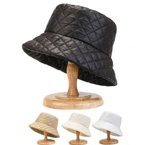 Geniş Memlu Şapkalar Kova 2023 Kış Siyah Şapka Kadınlar Vintage Plaid Cap Dış Mekan Ultra Light Down Pamuk Balıkçı Şık Portatif 231121