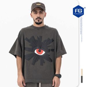 FG Erkek Giyim | Yeni İlkbahar/Yaz 2023 Moda Markası Yüksek Sokak Gözleri Amerikan Desen Popüler Köpük Baskı Erkekler İçin Kısa Kollu Tişört