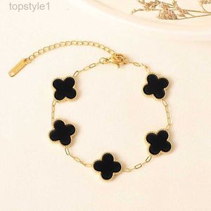 18k Gold Plated Classic Fashion Charm Bracelet Clover Designer Jewelry Elegant Mother-of-pearl Bracelets for Women and Men High Quality