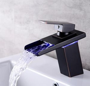 LED Sensör Renk Değişikliği Banyo Musluğu Siyah Krom Havza Mikser Şelalesi Soğuk ve Su Tek sapı TAP317N92933935139293
