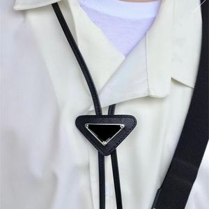 Moda tasarımcısı kravat lüks erkekler kadınlar için ters üçgen bağlar klasik iş eşarp siyah kravat geometrik mektup takım elbise bağları ipek kravat bağları parti düğün hediyesi