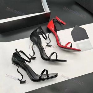 Tasarımcı Sandalet Opyum Yüksek Topuk Kadın Sandal Deri Stiletto Topuk Toka Kauçuk Terlik Seksi Açık Toe Kadın Pompalar Düğün Elbise Ayakkabı