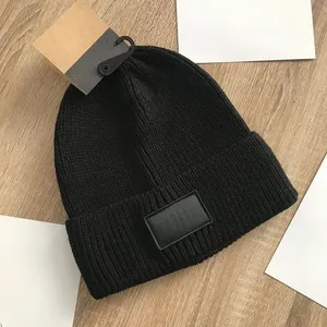 Kış Örgü Beanie Tasarımcı Kap Bonnet İzli Kadınlar İçin Sonbahar Şapkalar Erkek Kafatası Açık Mekan Kadınları Şapka Cappelli Seyahat Kayak Örme Şapka