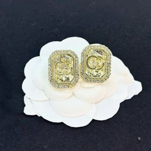 Vintage 18K Altın Kaplamalı Lüks Marka Tasarımcıları G-Cilters Stud Clip Chain Geometrik Ünlü Kadın Kalp Kristal Rhinestone İnci Küpe