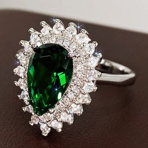 Кольца кластера CAOSHI Роскошные женские кольца на палец для вечеринки Ярко-зеленый грушевидный кристалл Леди Аксессуары в винтажном стиле Великолепный подарок 230424