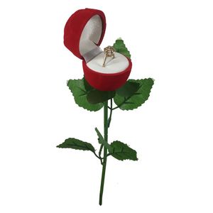 Шкатулки для драгоценностей Красный бархат в форме розы Коробка для колец Творческая имитация цветка с листьями Подарок Романтический сюрприз Предложение на свадьбу 231127