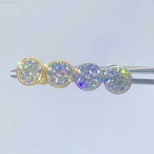 Новый продукт Высококачественный VVS Moissanite Round 1CT 0,5CT MENS STERLING 925 Серьги серебряных украшений