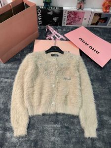 MM Ailenin Sonbahar Kafası Yeni Benzersiz Tasarım Ağır Endüstri Çiçek Deseni Tırnak Pırlanta Mink Sweater Hırka Kadın Örgü Short1