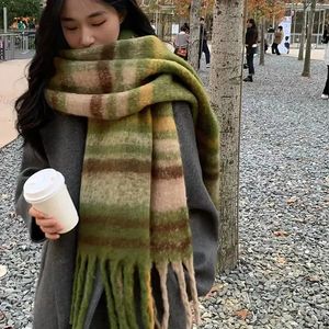 Eşarp Kış Sıcak Ekose Saçak Eşarp Kadınlar Vintage kalın renk şal çift Ins Korean Velvet Marka Accanları Sonbahar Açık 231127