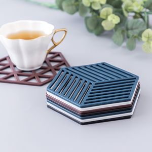 Hollow solid color tea cup mat, Nordic style household products, high-temperature resistant and heat-insulating mat, anti slip, heat-insulating