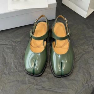 Maison Ayakkabı Balesi Düz En İyi Kalite Sıradan Tabi Ayakkabı Sandal MM6 Yaz Plaj Elbise Ayakkabı Koyun Din Tasarımcı Kadınlar Hediye Açık Mokar