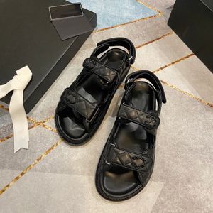 En Kaliteli Tasarımcı Sandal Kalın Platform Kadın Slaytları Sandale C Alt Yaz Düz Ayakkabıları Sıradan Plaj Sandale Orijinal Deri Marka Kutusu 10A