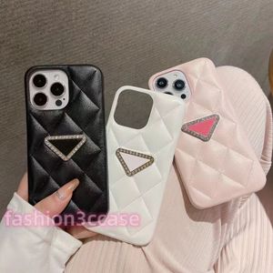 I designer di lusso personalizzano le custodie per telefoni da donna Per iPhone 14 13 Pro Max 12 11 Xr Xs X 7 8 plus Custodia in pelle di alta qualità con diamanti