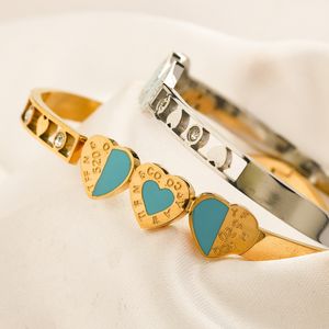 Lüks kalp manşet bilezik cazibesi kadınlar takı bileziği seviyor düğün partisi hediye bilezik 2023 paslanmaz çelik 18k altın kaplama mücevher toptan