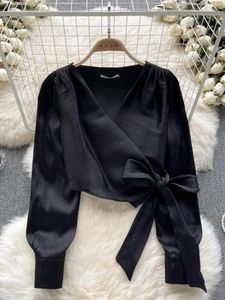Kadın Bluzları Sonbahar Bej Çapraz Yay Bandaj Gömlek Kadın Günlük Giysileri Fransız Siyah Resmi V Boyun Kısa Üstleri Modaya Gizli Zarif Bluz Moda