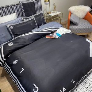 Tasarımcı Yatak Setleri Moda Kral Boyut Yatak Seti Kapaklar Mektup Baskılı Pamuk Yumuşak Yorgan Yorgan Kapağı Lüks Kraliçe Yatak Sayfası
