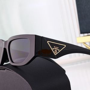 Мужские солнцезащитные очки Дизайнерские солнцезащитные очки для женщин Дополнительные высококачественные поляризованные защитные линзы UV400 с солнцезащитными очками в коробке