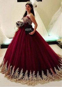 Klasik bordo quinceanera elbiseler uzun tül resmi gece önlük altın desen dantel aplike tatlım prenses 15 yıl kız balo parti elbise