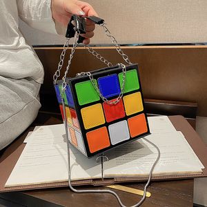 Tasarımcı Kadınlar İçin Küçük Çantalar Rubik'in Küp Tasarımı Kadın Çantası Kare Çanta Mini Metal Zincir Deri Crossbody Bag 2023