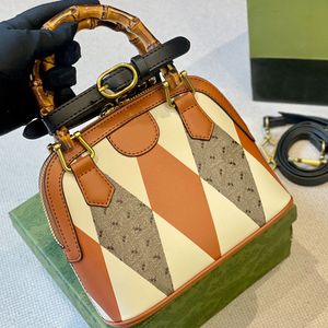 Mini tote çantalar kabuk diana bambu çanta moda perçin kadınlar el çantaları çapraz omuz totes bayan tasarımcı lüks cüzdan klasik mektup silah renk donanımı 715775