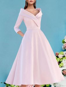 A-Şekilli Gelin Annesi Elbisesi Düğün Konuğu Vintage Zarif Pembe V Yaka Diz Altı Saten 3/4 Uzunluk Kol Basit