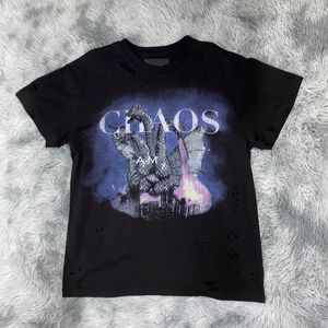 Mens t Shirts Klasik Tasarımcılar Gömlek Moda Deliği Üç Ejderhalar Solunum Ateş Mektupları Baskı Erkekler Günlük Kısa Kollu Giyim Sokak Tasarımcısı