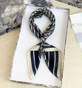 Marka İpek Eşarp Moda Kadınlar Dekoratif Eşarplar Kare İpek Eşarpları 70-70cm