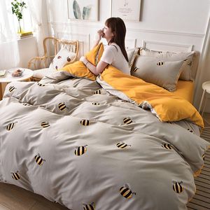 Yatak Setleri Gri Basit Arı Yorgan Kapağı Moda Seti A/B Çift Taraflı Desen Yumuşak Çarşaflar ve Yastık Kıymetleri