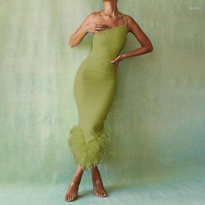 Sıradan elbiseler seksi kireç yeşil kısa kokteyl krep tüy bir şerit omuz deniz kızı uzunluk arkasız balo eve dönüş önlükleri