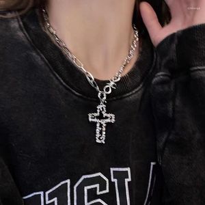 Choker Gsold Punk Cool Black Cross Ожерелье для женщин асимметричная цепная сеть