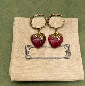 Tasarımcı Tasarımlar Vintage çift harfli çilekler Kilit şeklindeki elmas altın saplama küpeleri kızların düğün hediyeleri ve nişan için uygun