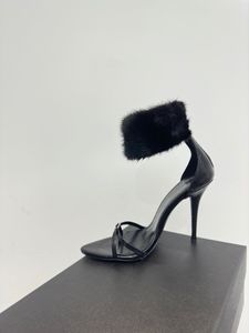 2023 Tasarımcı Kadın Sandaletleri Sivri Açık Başlıca Yüksek Topuklu Ermine Saç Ayak Bileği 10.5 cm Topuklar 35-40