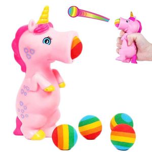 Облегчение тревоги Сенсорные выражения пена мяч поппер игрушка Unicorn Scueeze и запуск игрушек, стреляющих до 20 футов 5 радужных шаров включены