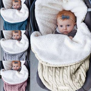 Battaniye Doğdu Bebek Kış Bebek Sargısı Battaniye Footmuff Kalın Sıcak Örgü Tığ sopası uyku tulumları Toddler Küçük Uyku Sack1